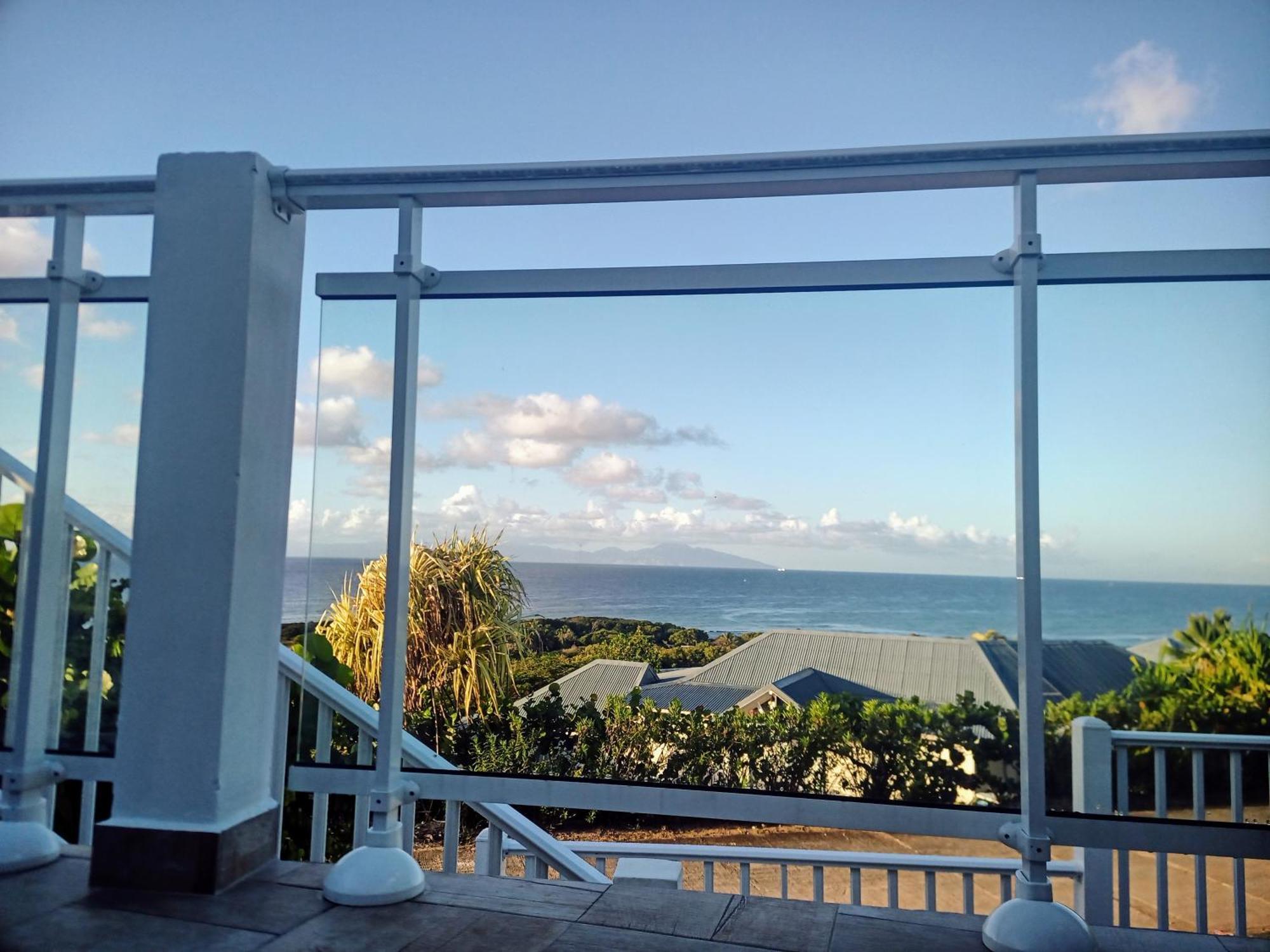 Aux Colibris Amoureux : Loft De Standing Avec Vue Mer Grand-Bourg  Exterior foto